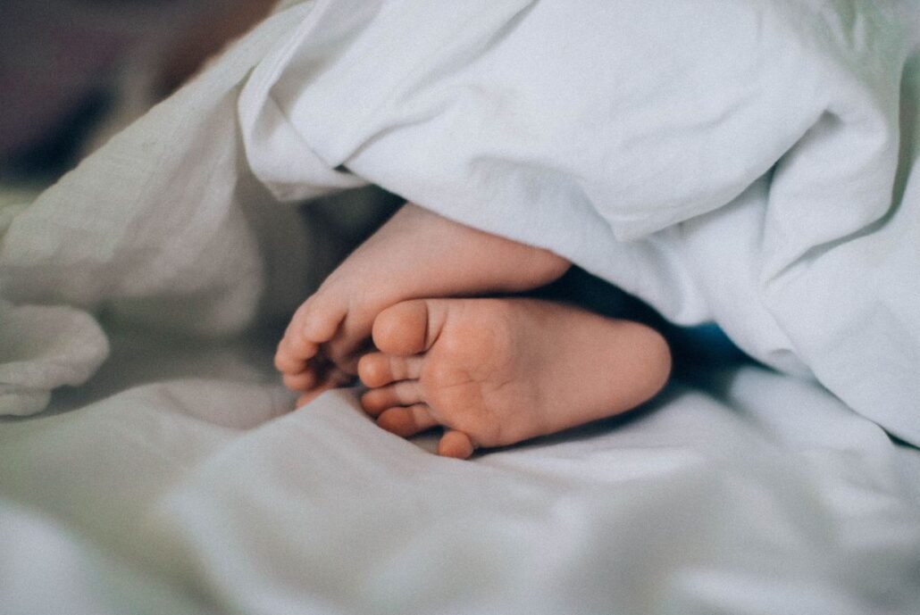 Trastornos del sueño en niños de 1 a 2 años: descubre cuáles son habituales, sus posibles causas, señales de alarma y cuándo consultar al pediatra.
